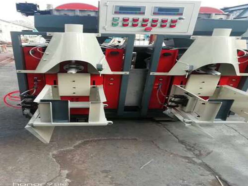 雙嘴無動(dòng)力氣力推袋包裝機(jī)